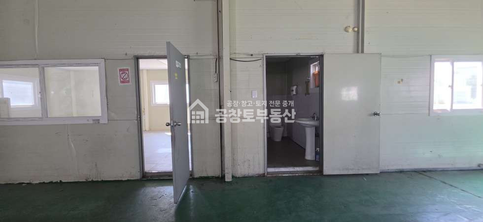 경기 화성만세구 양감면 송산리 2동 양감면 2차선 도로접합 공장 임대 좌측동 남았습니다 월세 매물번호 10024 사진 9