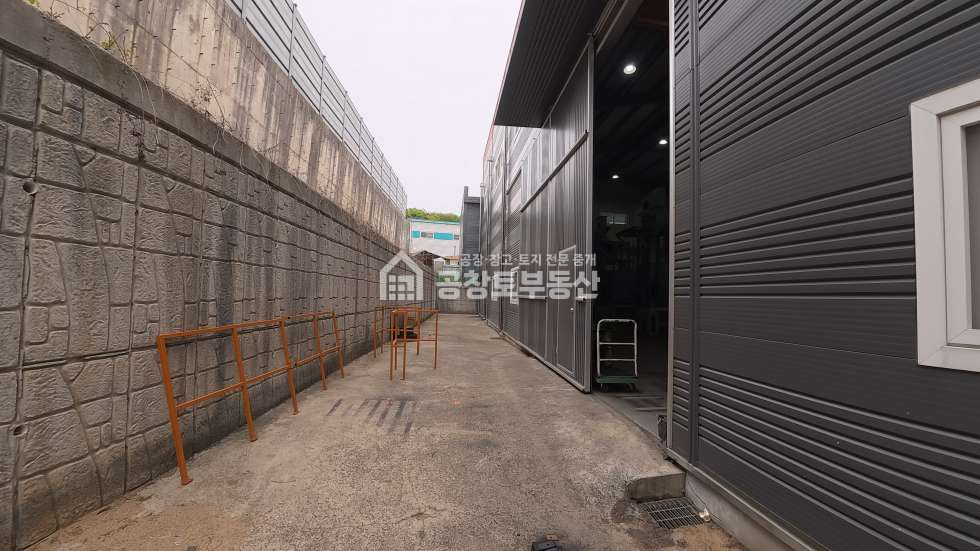 경기 화성만세구 남양읍 무송리 1,2동 화성시 남양읍 공장 150급 매매 사무동 + 단독마당 매매 매물번호 10485 사진 7