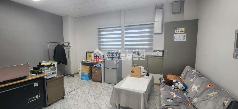 경기 화성만세구 팔탄면 덕우리 1,2동 부지 749평 건물 220평 2차선 도로접합 매매 매물번호 10546 사진 5