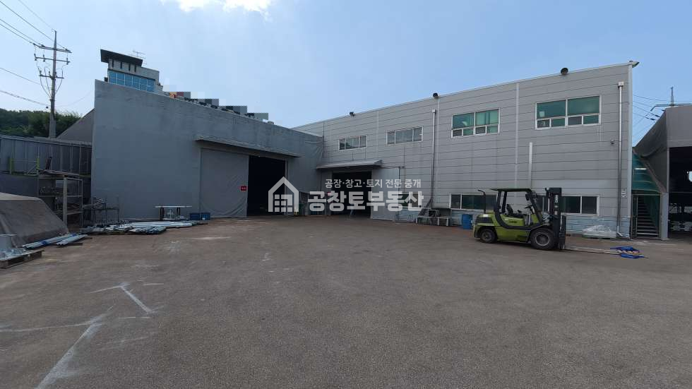 경기 화성만세구 마도면 송정리 공창토 매매. 3개동 구성 대지1,000급 건물 290급 매매 매물번호 10649 사진 3