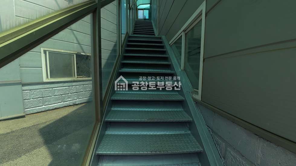 경기 화성만세구 마도면 송정리 공창토 매매. 3개동 구성 대지1,000급 건물 290급 매매 매물번호 10649 사진 15