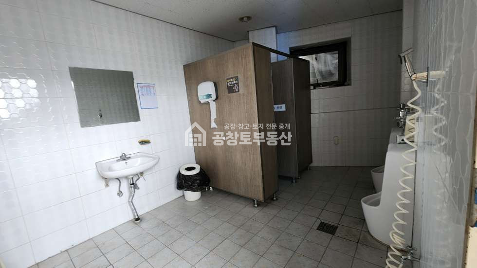 경기 화성만세구 향남읍 하길리 2동 공창토 임대. 공업지역 내 공장 480급. 단독마당. 2차선 접합입지 월세 매물번호 10525 사진 9
