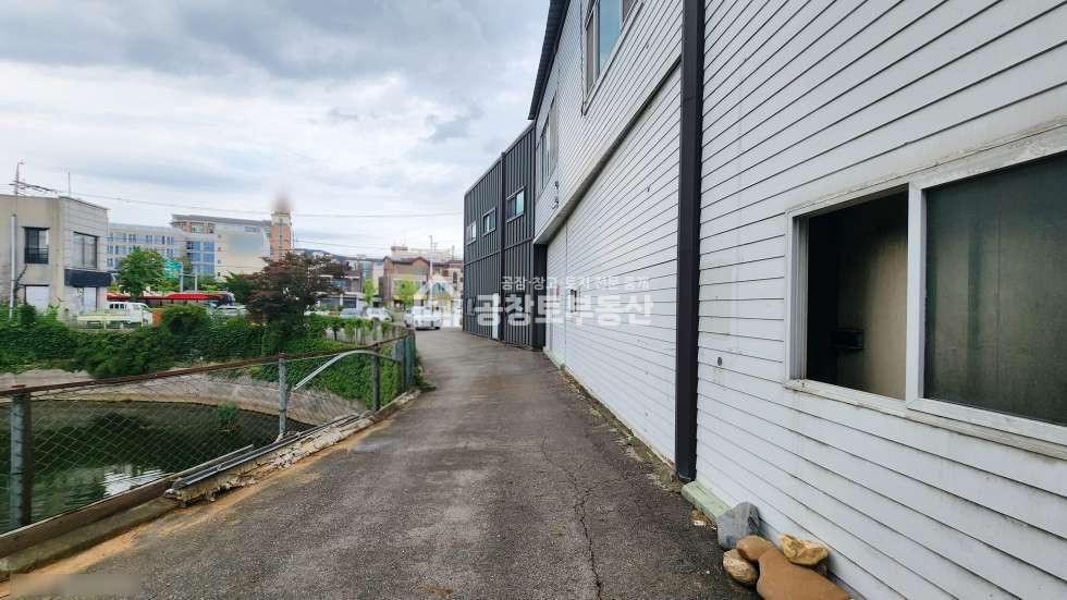 경기 화성효행구 매송면 천천리 1동 공창토 임대. 왕복 6차선 도로변 입지 • 냉동창고 • 내부 사무실 월세 매물번호 10788 사진 2