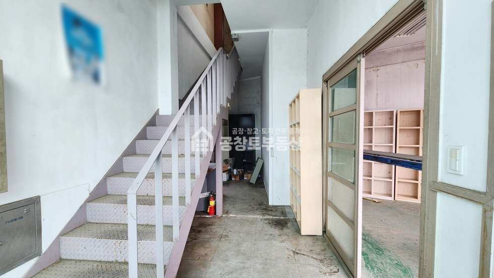 경기 화성효행구 매송면 천천리 1동 공창토 임대. 왕복 6차선 도로변 입지 • 냉동창고 • 내부 사무실 월세 매물번호 10788 사진 4