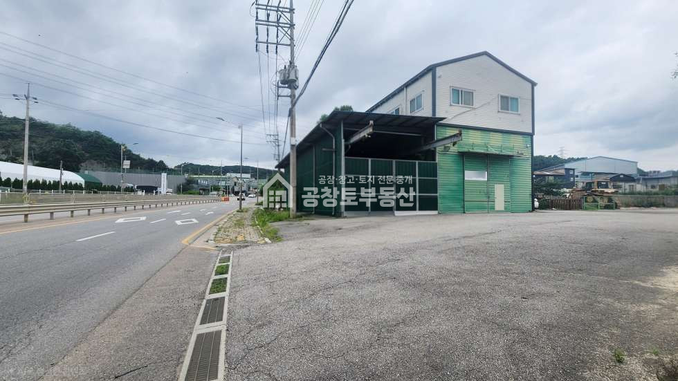 경기 화성효행구 비봉면 자안리 공창토 임대. 대지 170평 • 건물 2개층 사무실 확보 월세 매물번호 10787 사진 1