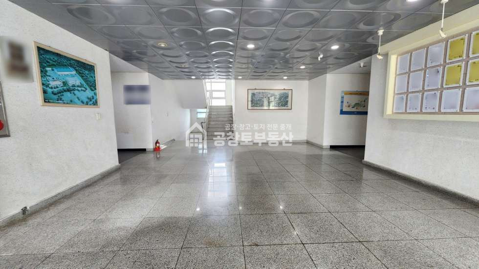 경기 화성만세구 팔탄면 해창리 공창토만 가지고 있는 가격대. 비교하지마세요. 팔탄면 사옥형 공장. 대지 3,000평 • 사무동 • 기숙사 완비 매매 매물번호 10742 사진 5