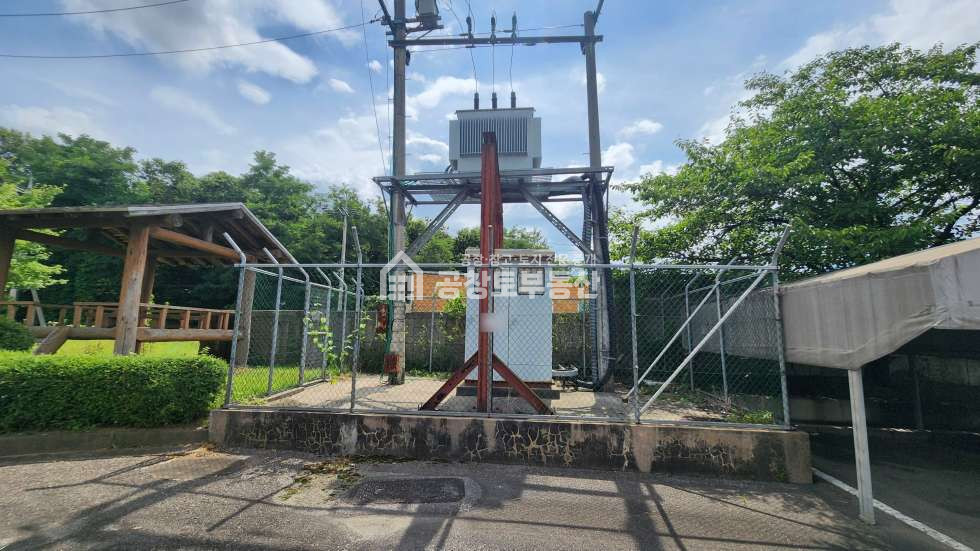 경기 화성만세구 팔탄면 해창리 공창토만 가지고 있는 가격대. 비교하지마세요. 팔탄면 사옥형 공장. 대지 3,000평 • 사무동 • 기숙사 완비 매매 매물번호 10742 사진 10