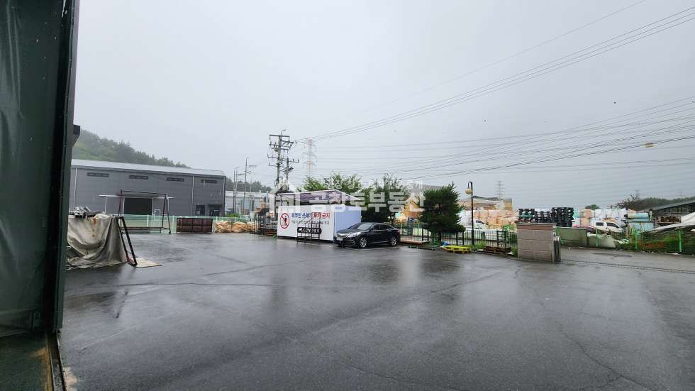 경기 화성만세구 팔탄면 고주리 1,2,3동 전기 170kw, 오폐수직관, 트레일러 가능 200평 부분임대 월세 매물번호 10883 사진 2