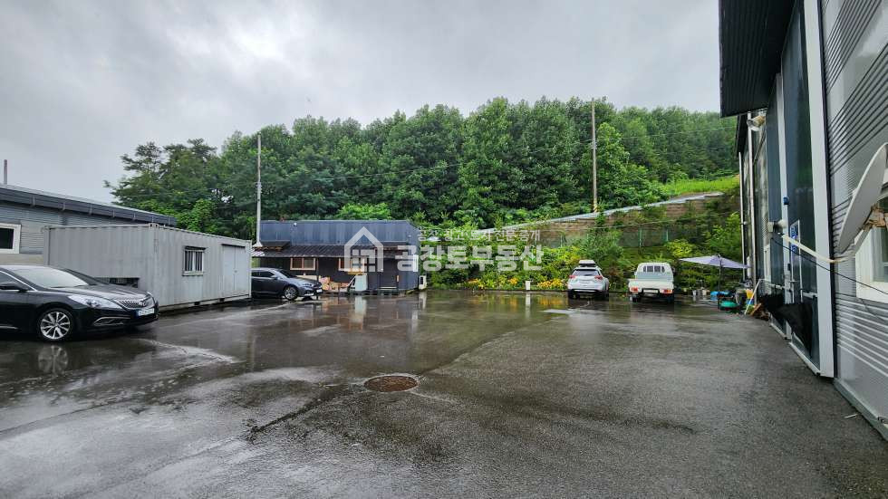 경기 화성만세구 향남읍 화리현리 가,나동 240평 2개동 구성 트레일러 가능한 신축급 공장 매매 매물번호 10878 사진 3