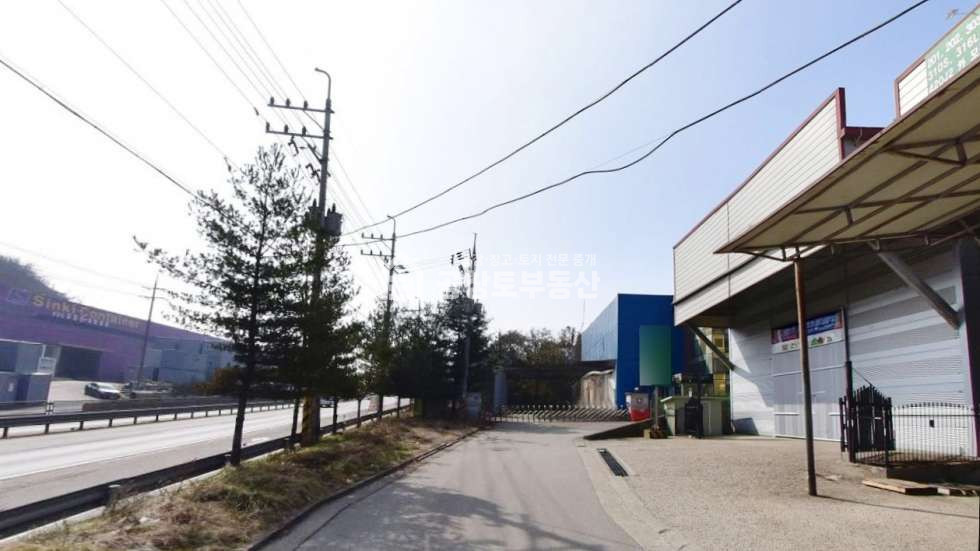 경기 화성만세구 팔탄면 지월리 1동 공창토 매매. 대지 200급 건물 80급 국도변 찐자리 매매 매물번호 10950 사진 4