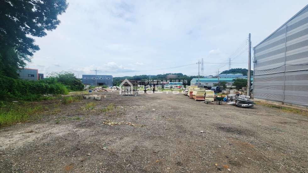 경기 화성만세구 팔탄면 고주리 공창토 임대. 도로변 야적장 745급 규모 월세 매물번호 10974 사진 3