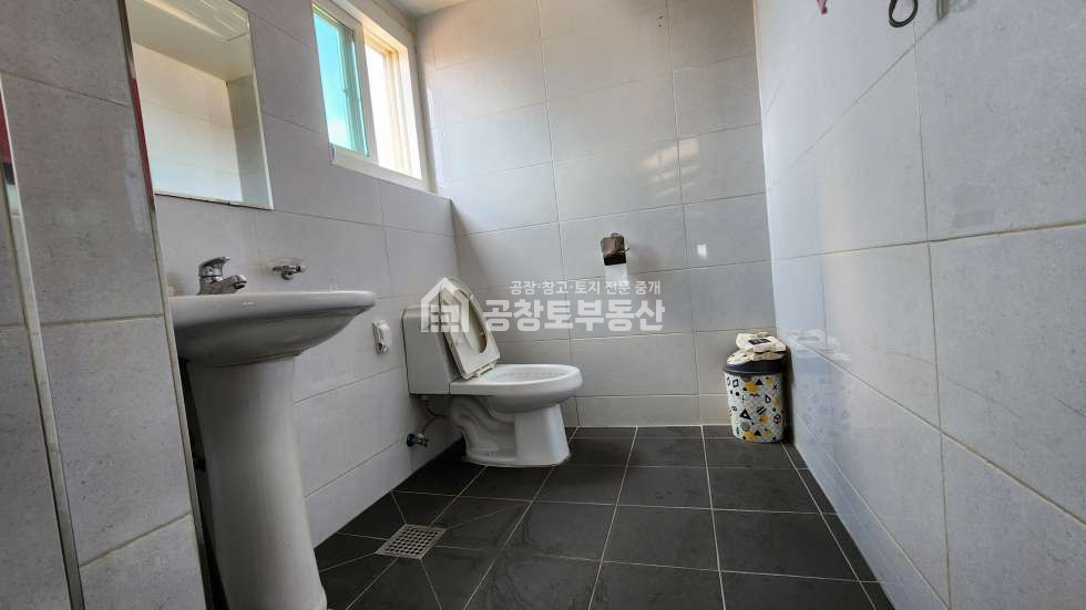 경기 화성만세구 우정읍 화수리 1동 화성 공장 10억 매매! 삼거리 코너부지에 처마 7m 제조업소 매매 매물번호 10919 사진 7