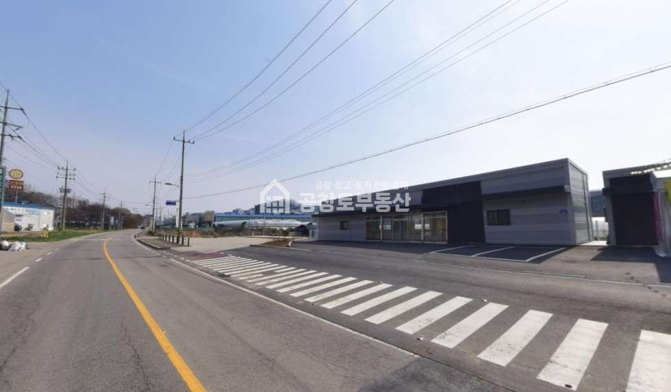 경기 화성만세구 팔탄면 창곡리 B동 창고 임대. 국도변 광고효과 좋은 자리 월세 매물번호 11033 사진 1