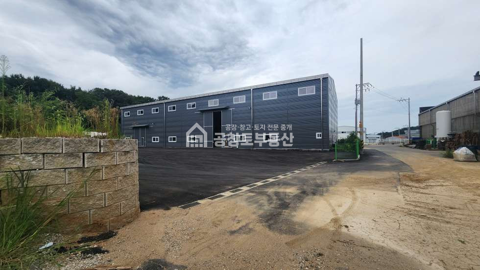 경기 화성만세구 양감면 정문리 공창토 매매. 대지 734급 건물 245 매매 매물번호 10992 사진 3