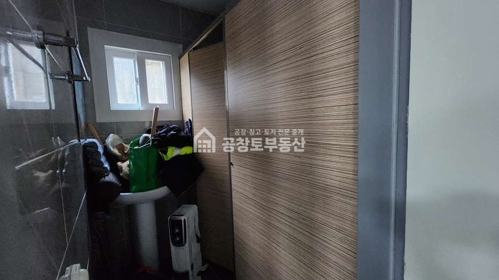 경기 화성만세구 양감면 사창리 1동 아주 깔끔하고 양감ic 가깝고 대형차량 가능한 130평 임대 월세 매물번호 11148 사진 8