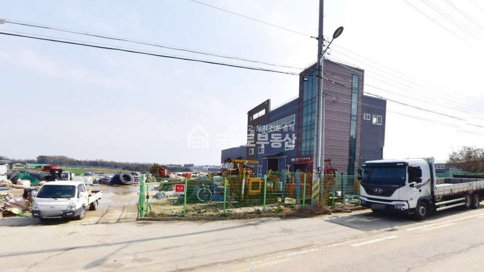 경기 화성만세구 송산면 사강리 1동 공창토매매. 대지780급 건물120급 주기장 허가득 매매 매물번호 11210 사진 1