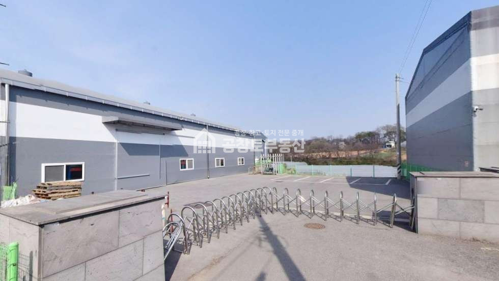 경기 화성만세구 장안면 석포리 공창토매매. 건물 150급 단독마당 월세 매물번호 11146 사진 2