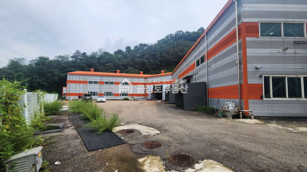 경기 화성만세구 향남읍 동오리 A,B동 공창토매매. 대지 2,000급 건물 600급 ,사무동 매매 매물번호 11167 사진 1