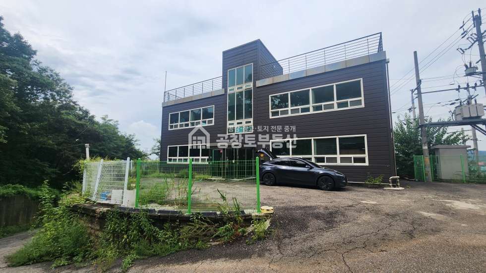 경기 화성만세구 향남읍 동오리 A,B동 공창토매매. 대지 2,000급 건물 600급 ,사무동 매매 매물번호 11167 사진 8