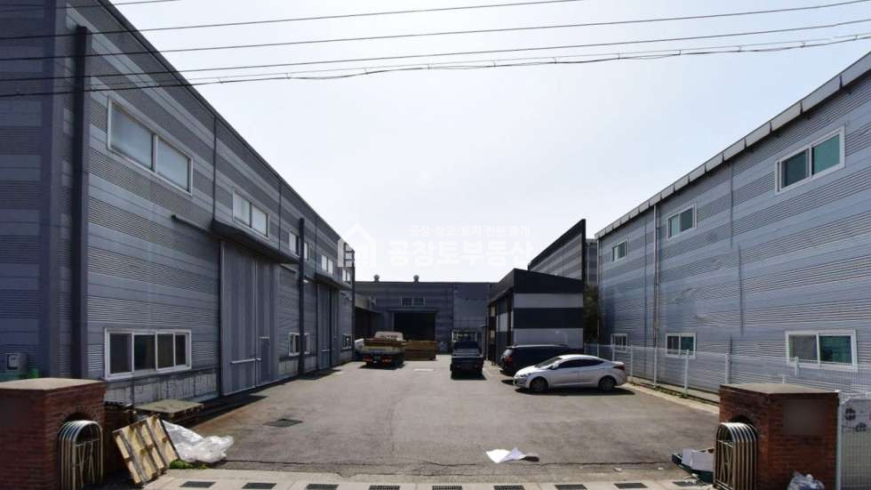 경기 화성만세구 팔탄면 서근리 1,2동 공창토매매. 대지 700급 건물250급 매매 매물번호 11262 사진 1