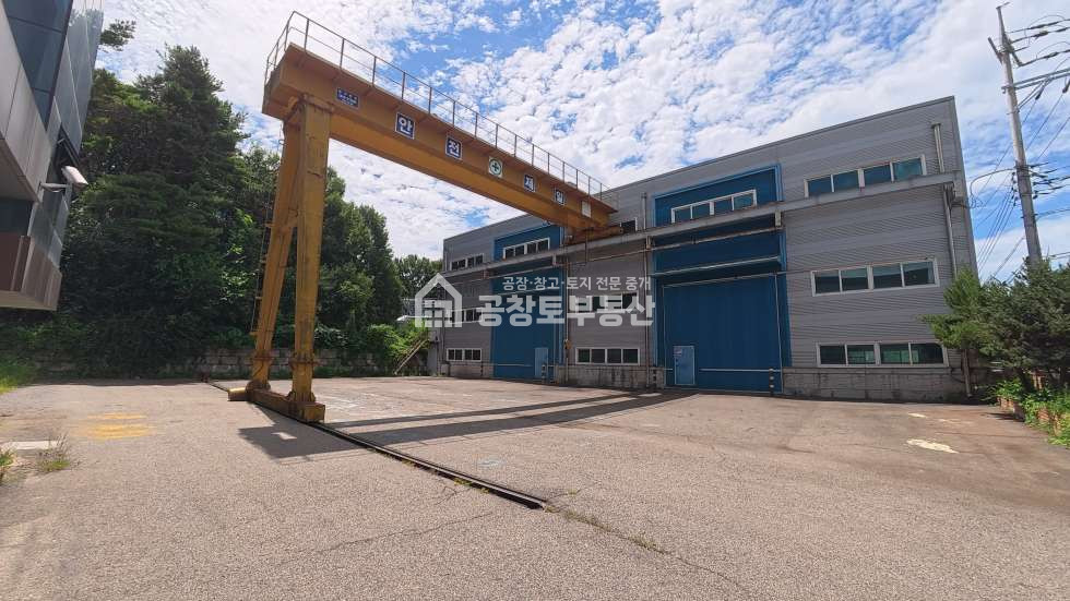 경기 화성만세구 마도면 청원리 1,2동 10톤 + 5톤 호이스트 · 100kW 전력 · 8m 도로 · 2개동 공장 매매 매물번호 10600 사진 4