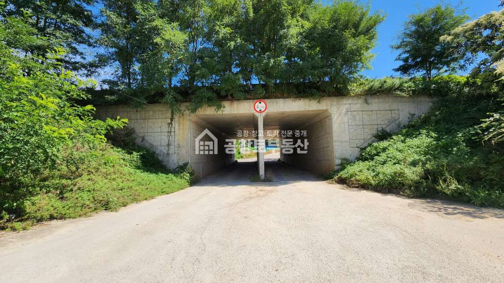 경기 화성만세구 우정읍 주곡리 2025년 사용승인 · 은행감정 43억 이상 · 매매가 36억 · 8m 층고 매매 매물번호 11305 사진 2