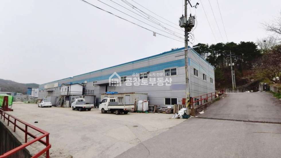 경기 화성만세구 팔탄면 구장리 3,4동 공창토매매. 대지770급 건물140급 2개동 매매 매물번호 11352 사진 1
