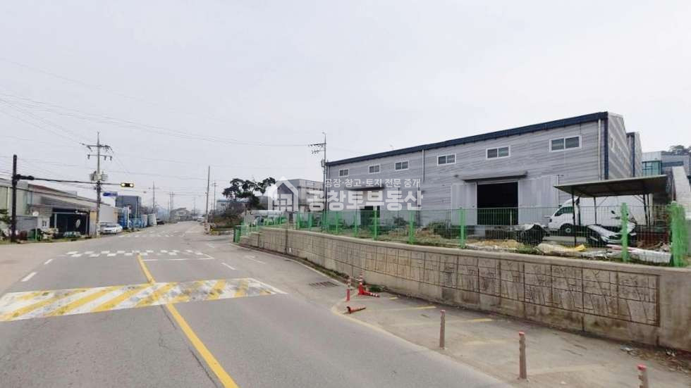 경기 화성만세구 마도면 청원리 공창토 매매. 도로변 창고 대지500급 건물 185급 매매 매물번호 11437 사진 1
