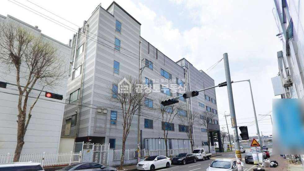 경기 화성만세구 마도면 쌍송리 A,B,C,D동 공창토매매. 대지 1,400급 건물 850급 마도산업단지 매매 매물번호 11383 사진 1