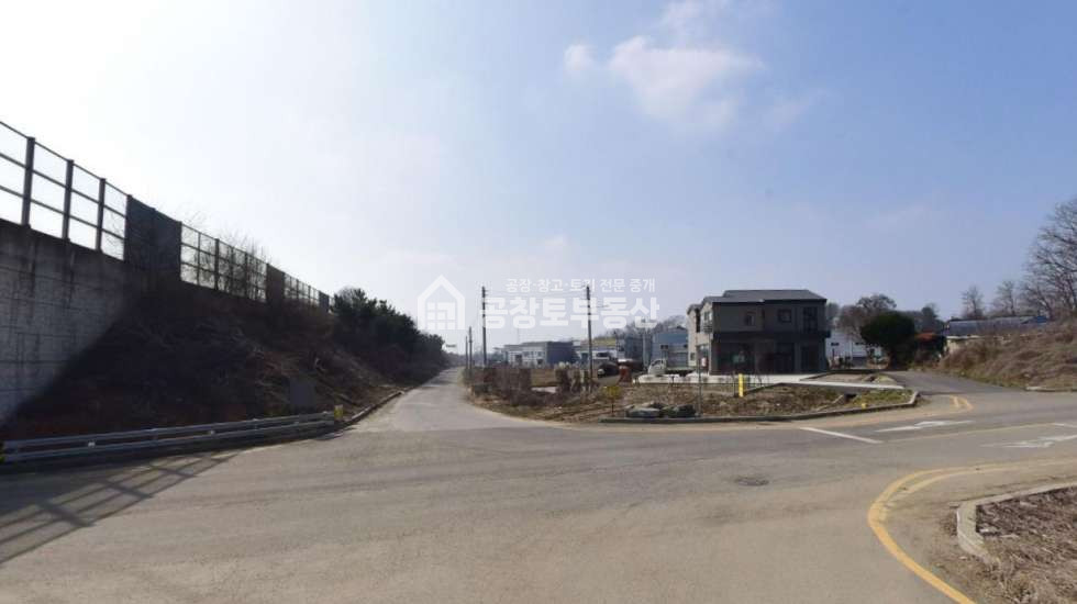 경기 화성만세구 송산면 용포리 1,2동 공창토매매. 소형 2개동 공장 매매 매물번호 11257 사진 1